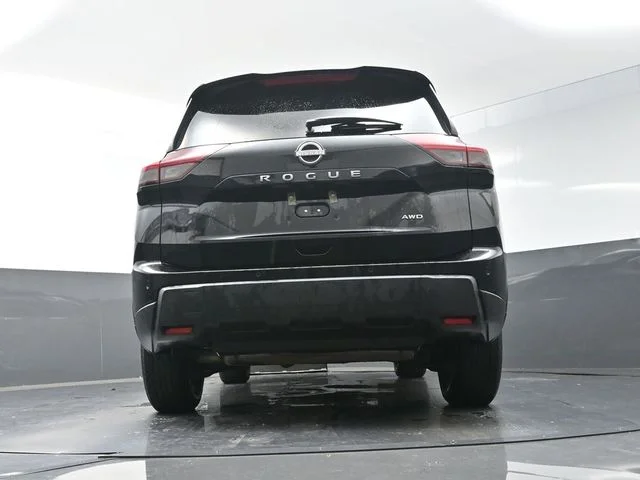 Used 2024 Black Nissan S image 39