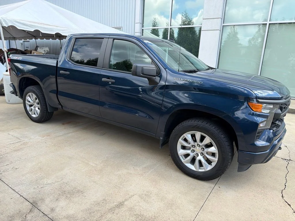 Used 2022 Blue Chevrolet Custom image 6