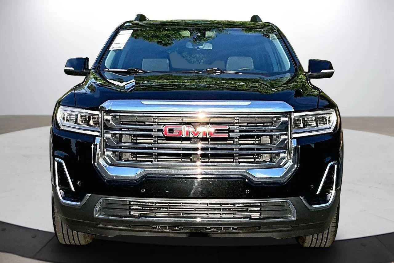 Used 2023 Black GMC SLE image 3