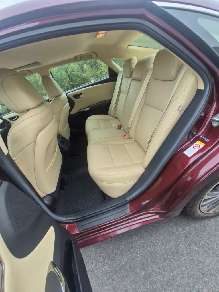 Used 2016 Mica Toyota XLE Plus image 11