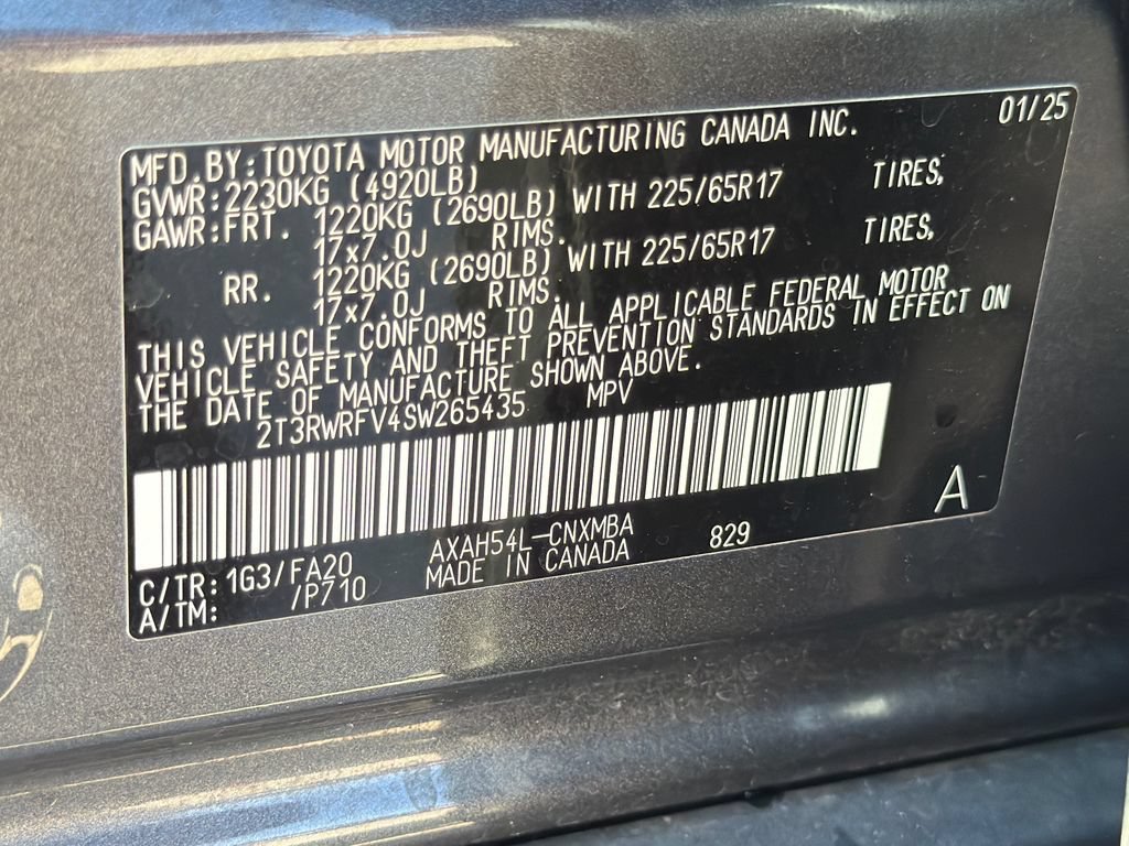 2025 Toyota RAV4 XLE - Photo 31
