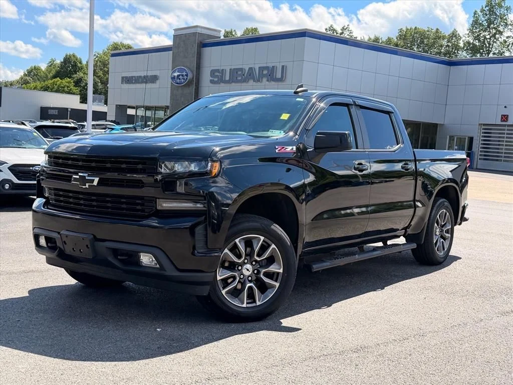Used 2019 Black Chevrolet RST image 2