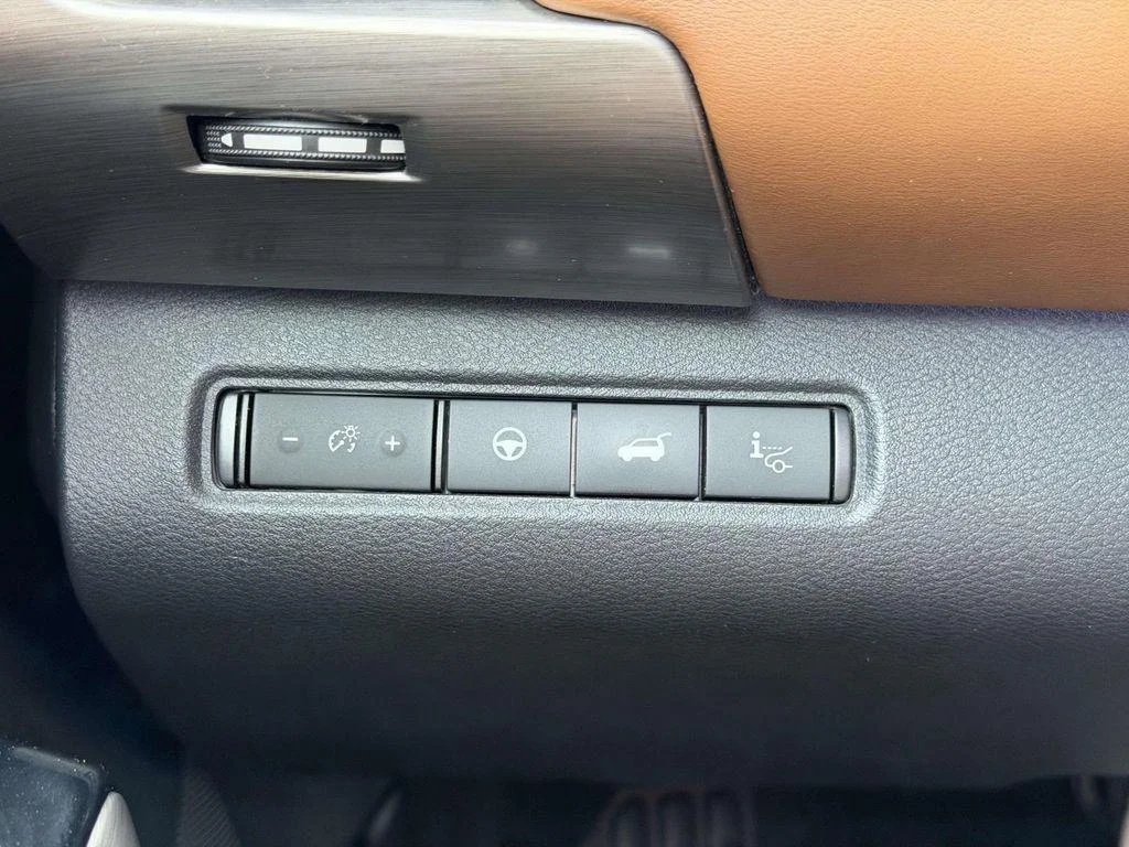 Used 2022 Scarlet Ember Tintcoat Nissan Platinum 4WD image 26