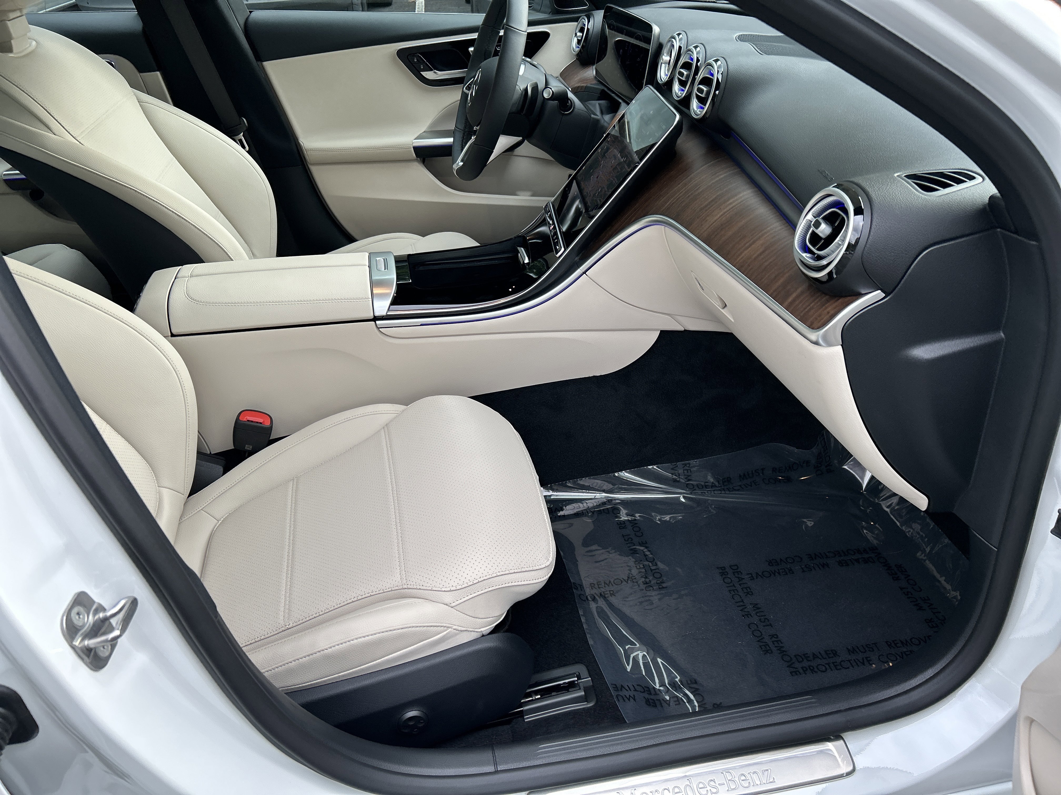 New 2026 MANUFAKTUR Moonlight White Metallic Mercedes-Benz C 300 4MATIC® Sedan image 43