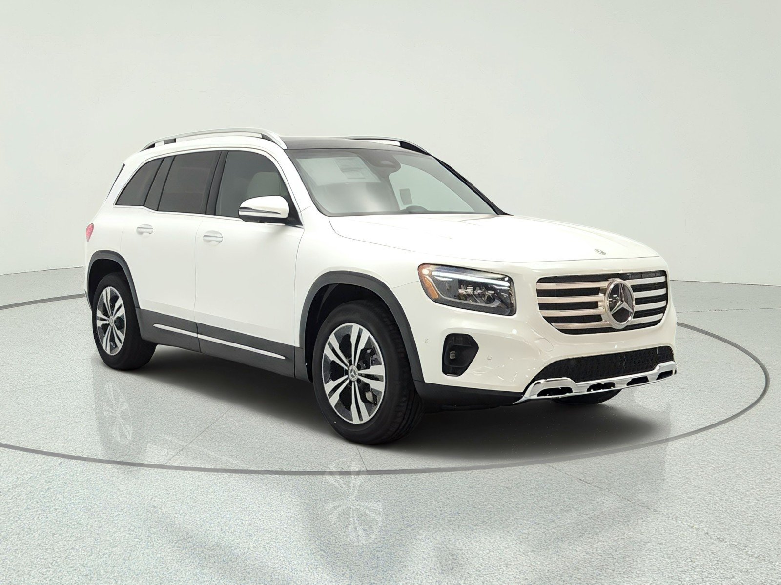 New 2026 Polar White Mercedes-Benz GLB 250 SUV image 3