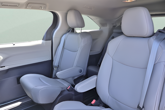 Used 2023 Silver Toyota XLE image 18