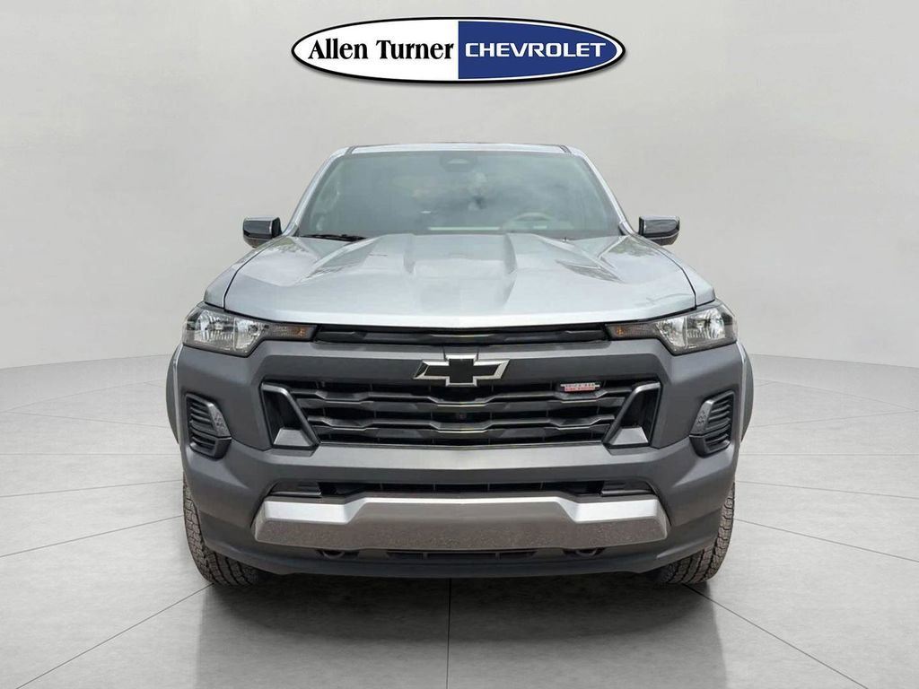 2026 Chevrolet Colorado Trail Boss - Photo 2