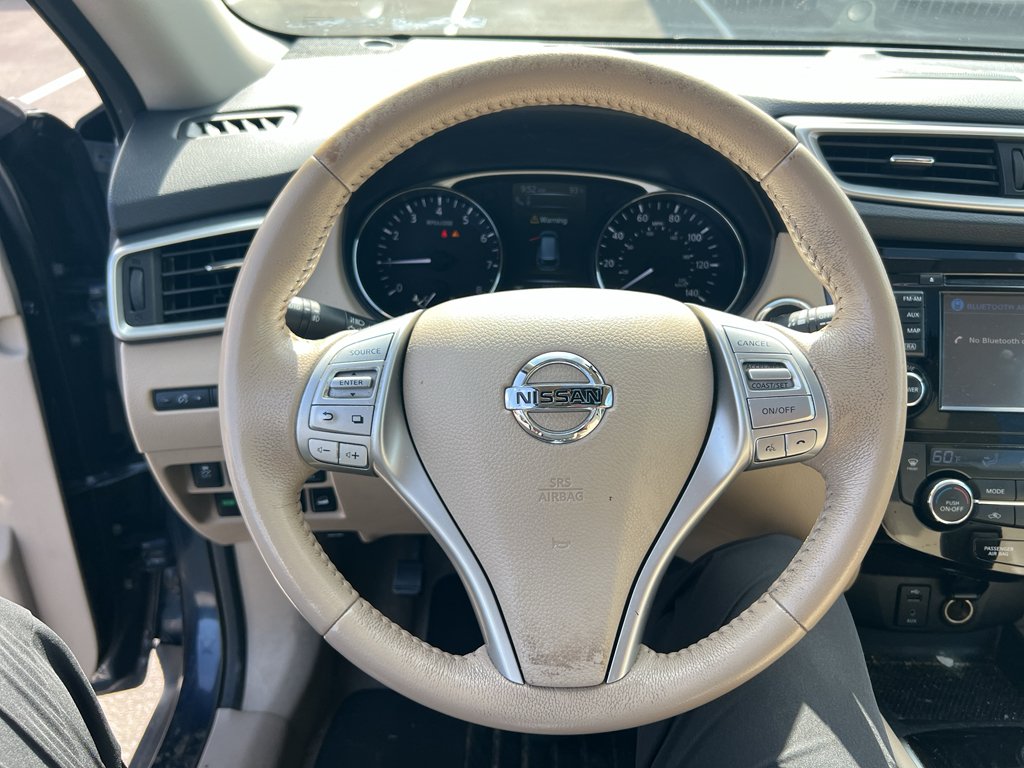 Used 2015 Arctic Blue Metallic Nissan SL image 16