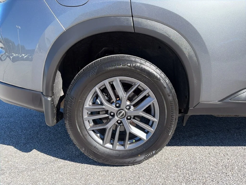 Used 2024 Gray Nissan S image 39