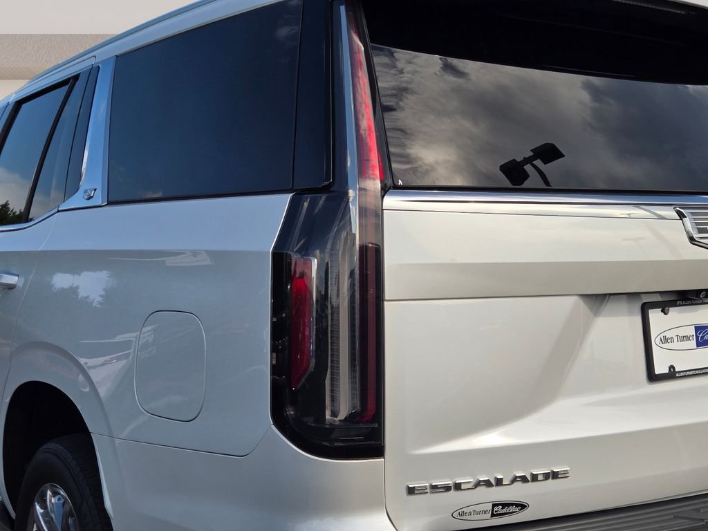 Used 2023 White Cadillac Premium Luxury Platinum image 9