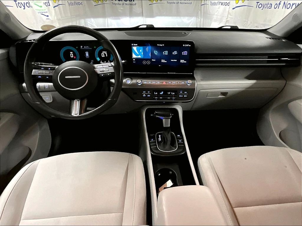 Used 2024 White Hyundai SEL image 21