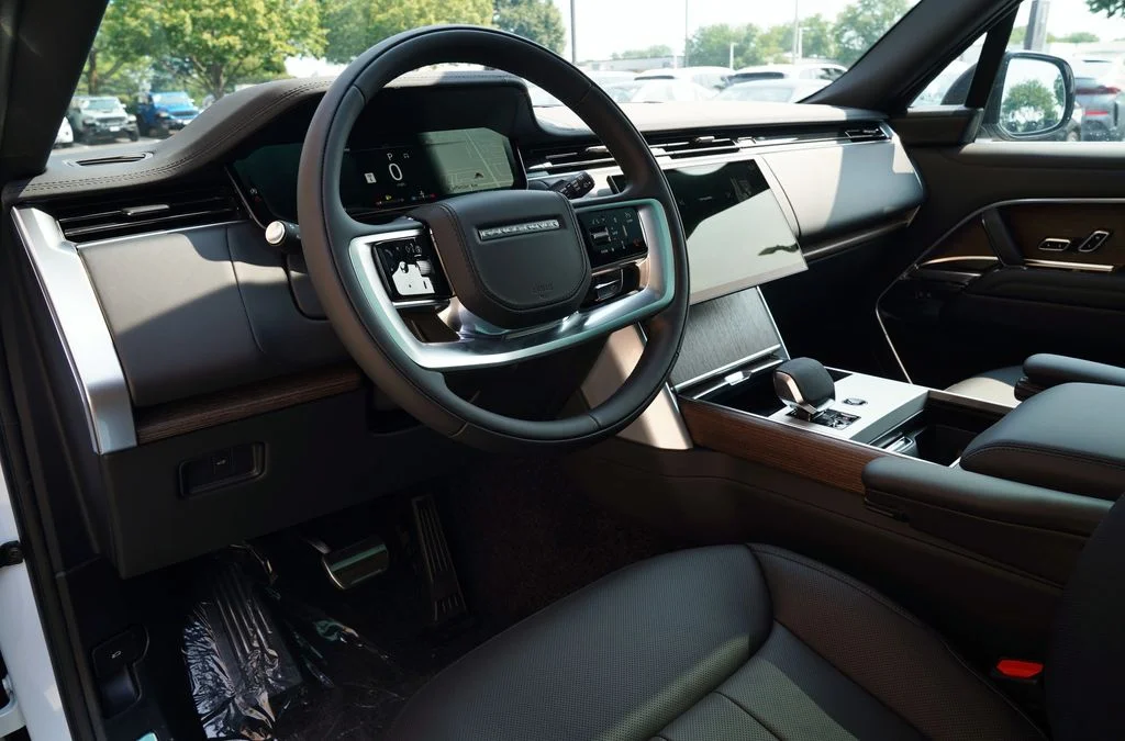New 2026 Fuji White Land Rover SE image 15