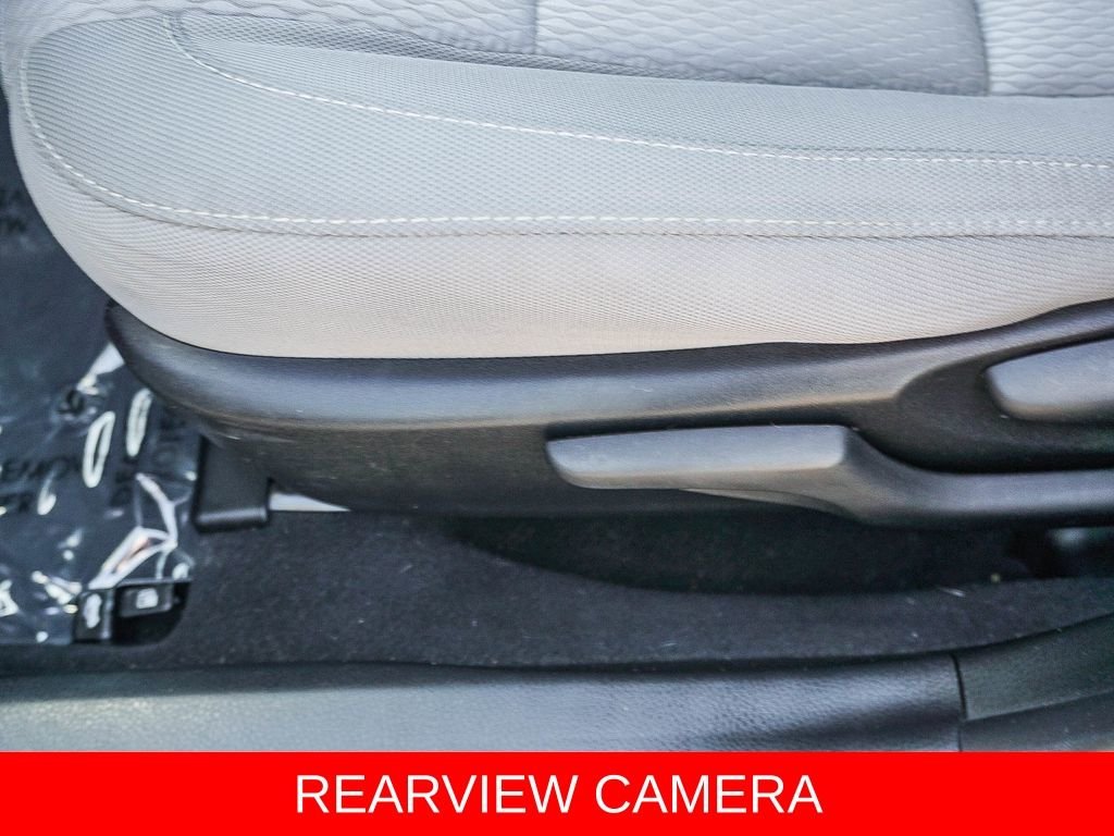 Used 2015 Silver Toyota LE Plus image 19