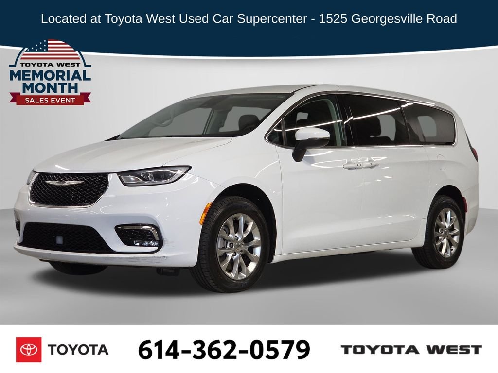 2023 Chrysler Pacifica Touring L AWD's photo