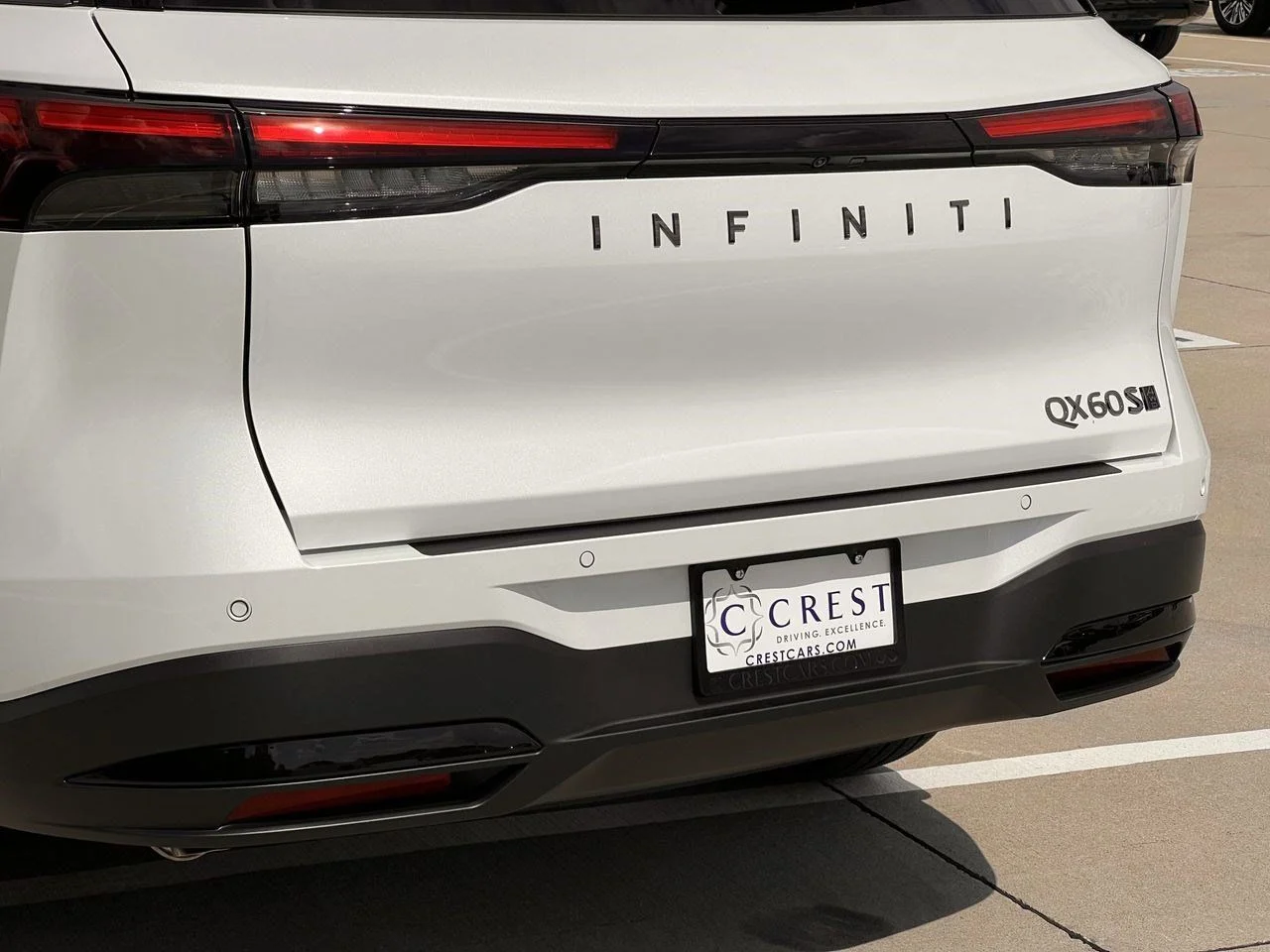 New 2027 RADIANT WHITE INFINITI Sport AWD image 6