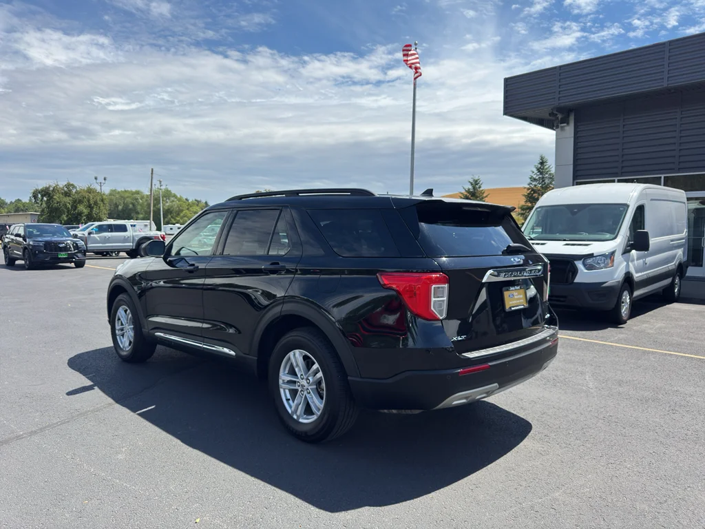 Certified Used 2021 Agate Black Metallic Ford XLT image 4