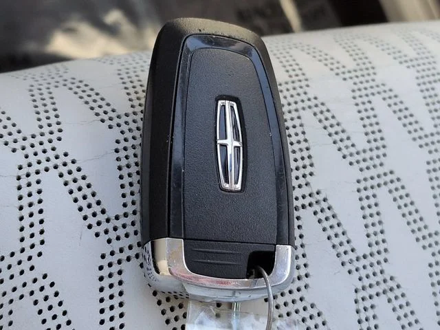 Used 2020 Blue Lincoln Black Label image 30