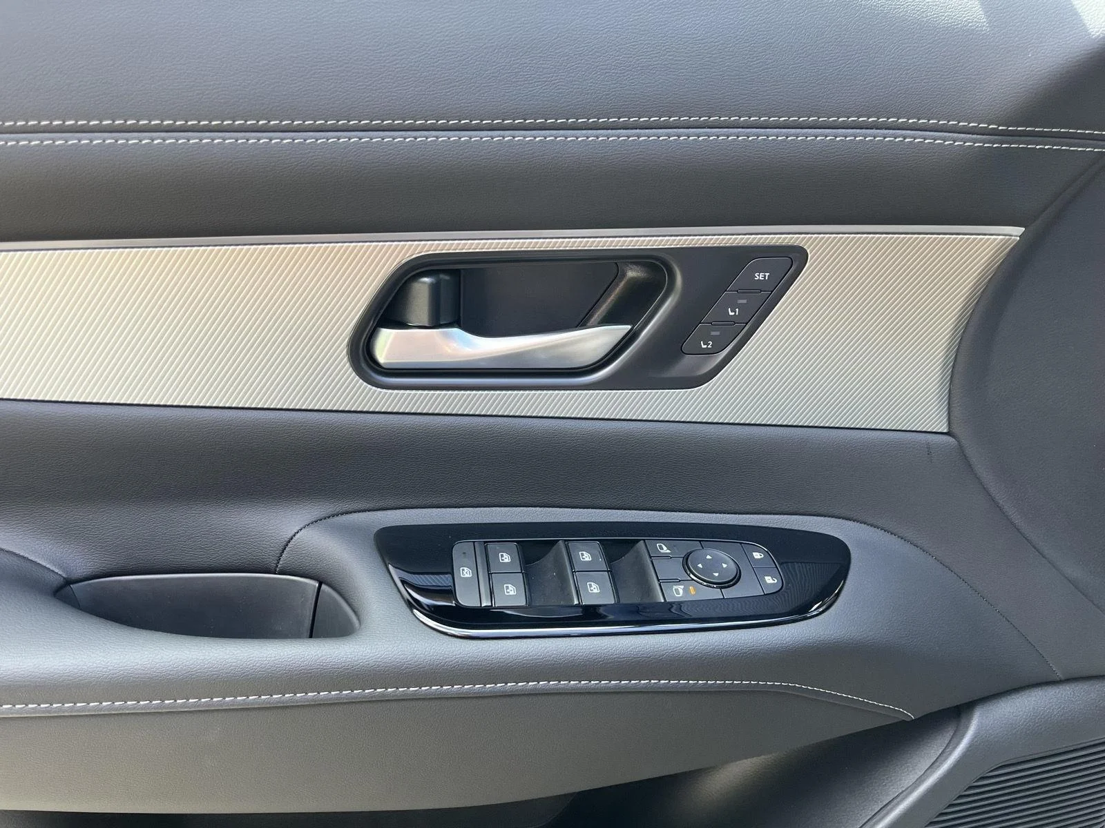 New 2026 Gun Metallic Nissan SL image 23