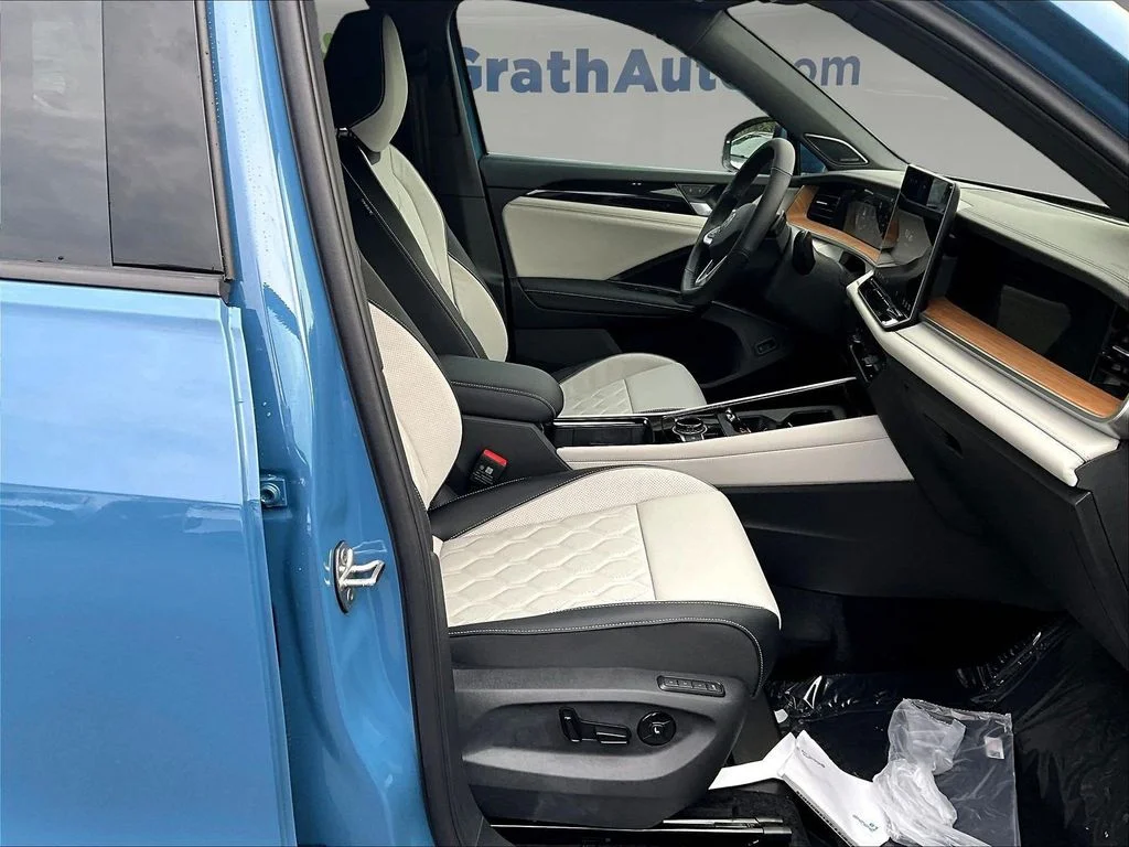 Used 2026  Volkswagen 2.0T SEL R-Line Turbo image 14