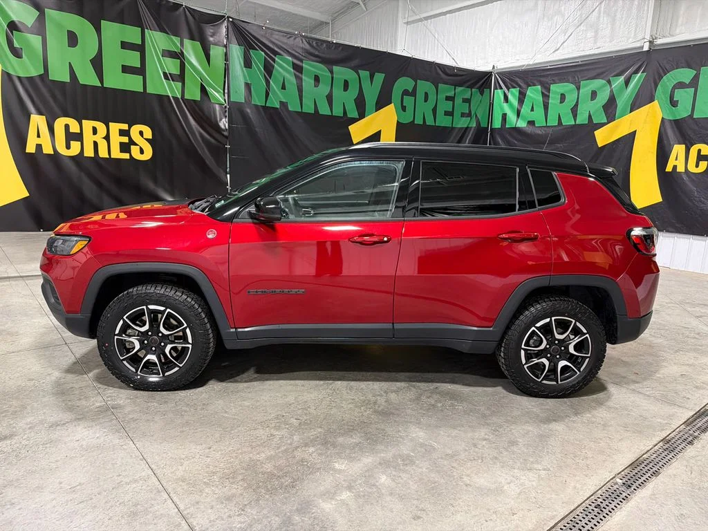 Certified Used 2025 Red Hot Pearlcoat Jeep Trailhawk image 4