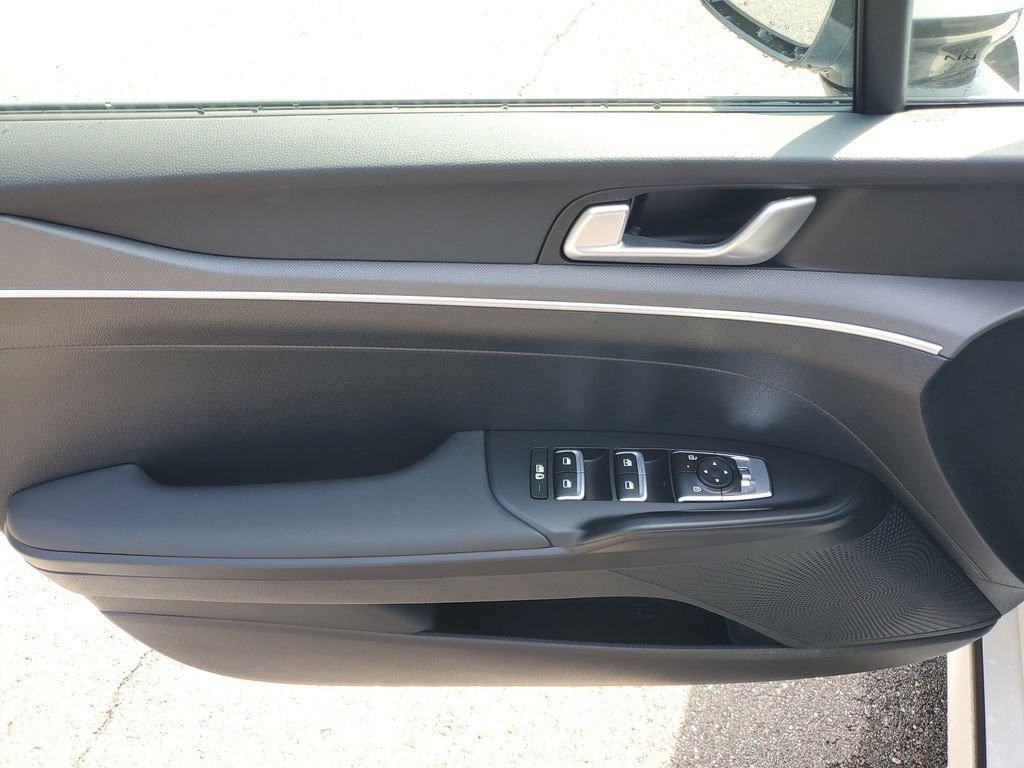 2026 Kia K5 LXS - Photo 22