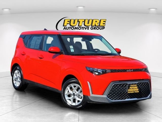 2025 Kia Soul 2.0L LX IVT's photo