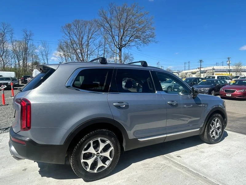 Used 2020 Blue Kia EX Sport Utility 4D image 18