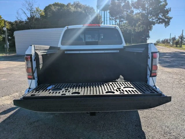 New 2027 Glacier White Nissan Crew Cab SV image 13