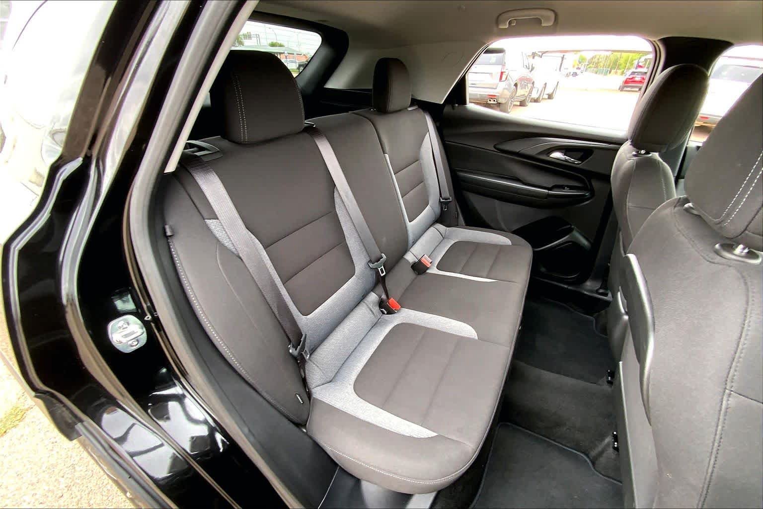 Used 2025 Mosaic Black Metallic Chevrolet LT image 20