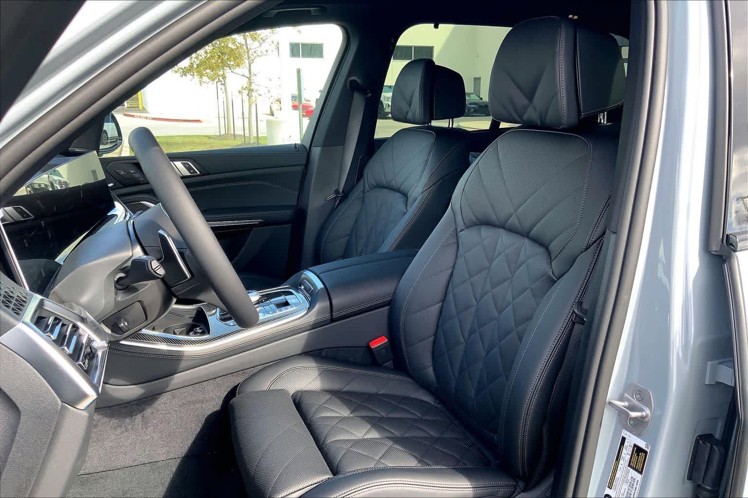 Used 2026 Brooklyn Grey Metallic BMW M60i image 9