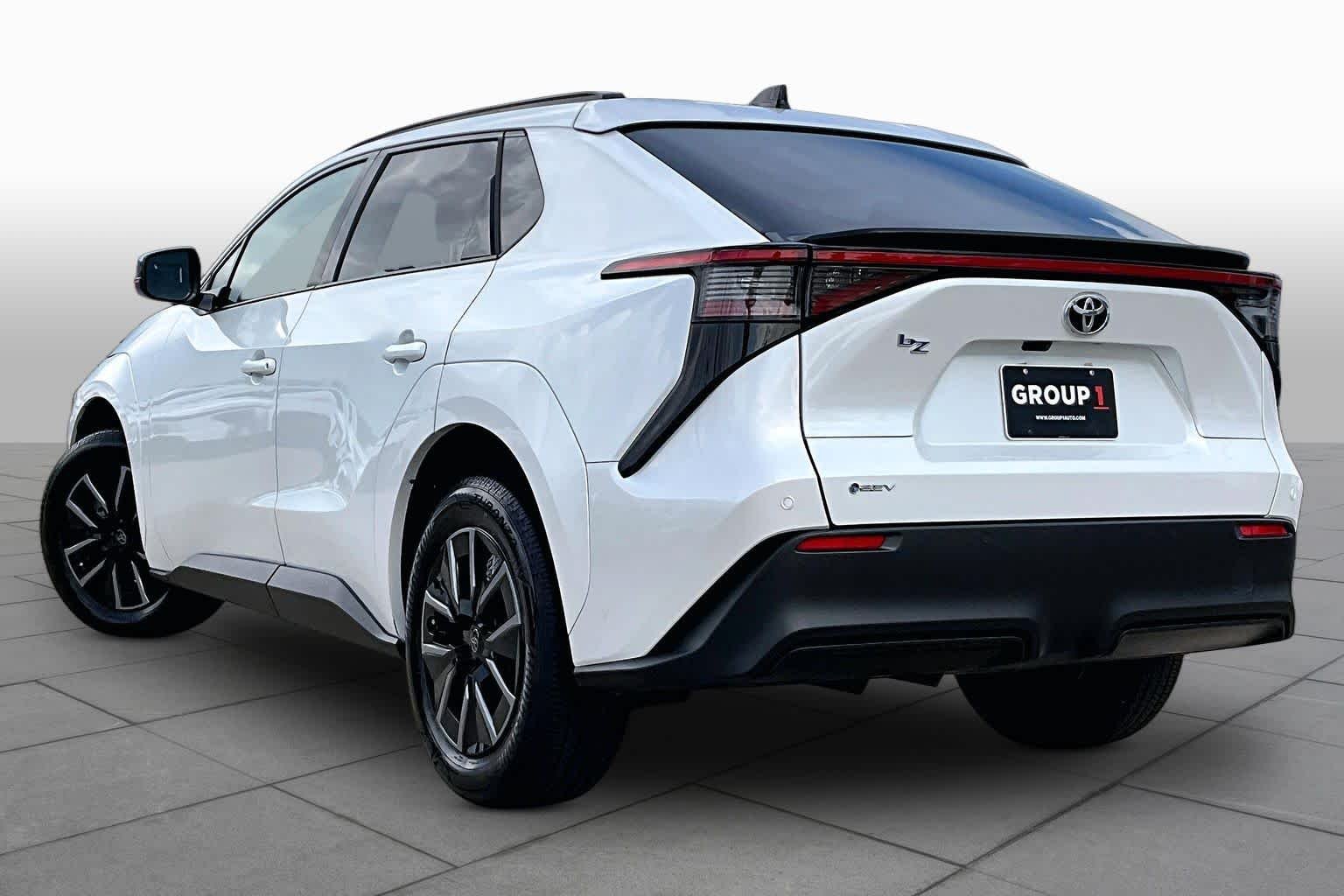 Certified Used 2026 Wind Chill Pearl Toyota XLE Plus image 10