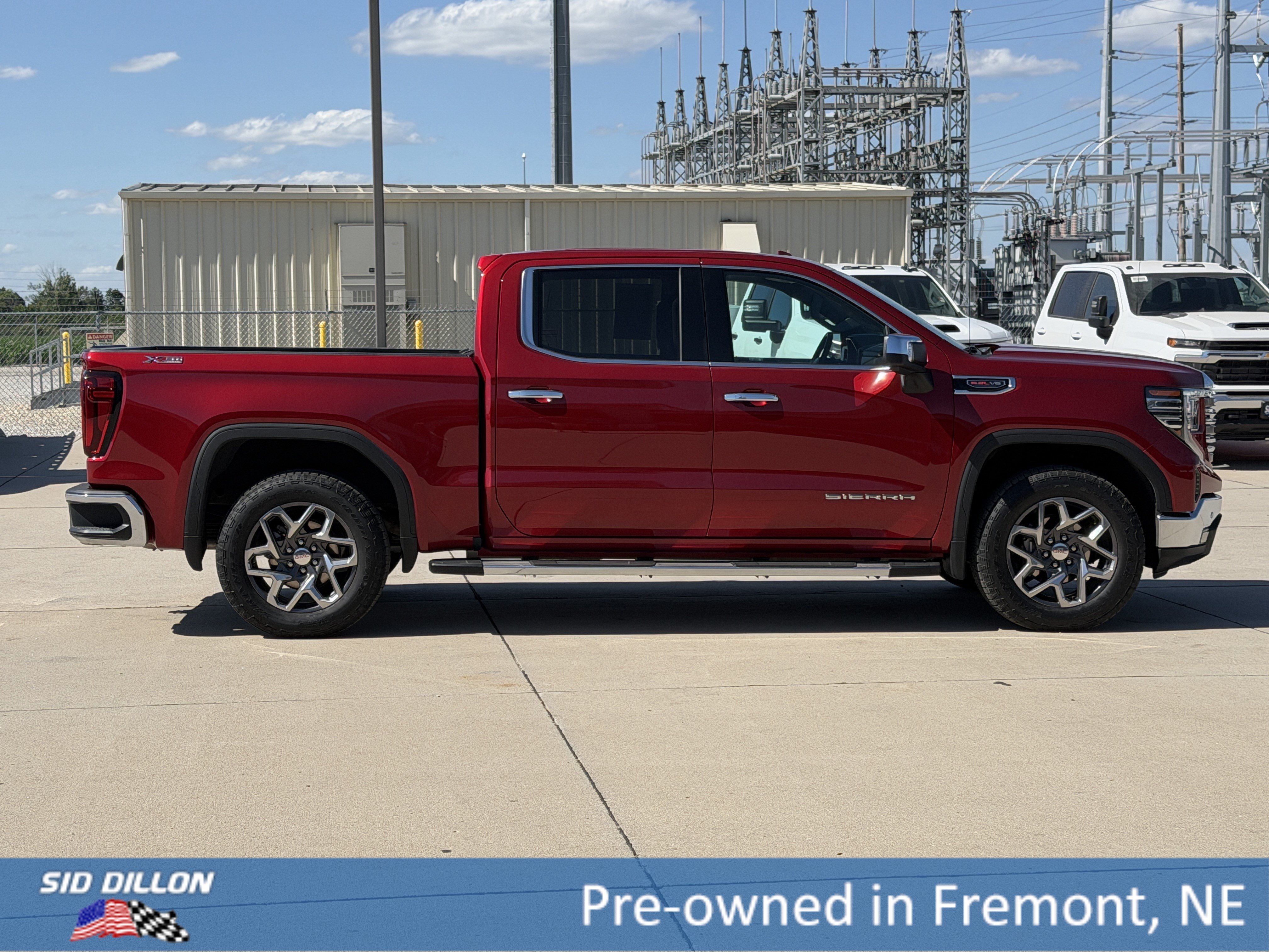 Used 2025 Volcanic Red Tintcoat GMC SLT image 3