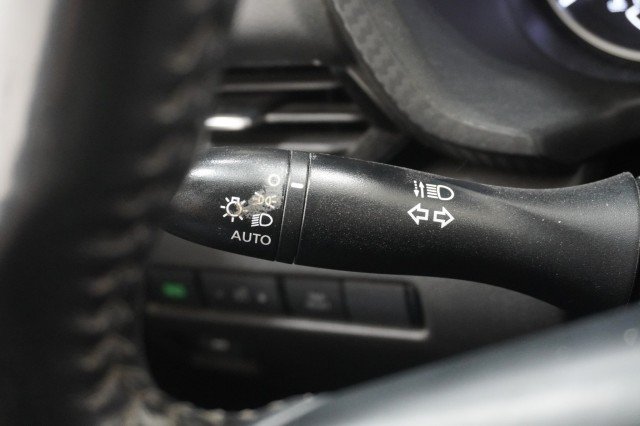 Used 2022 BLACK Nissan SV image 22