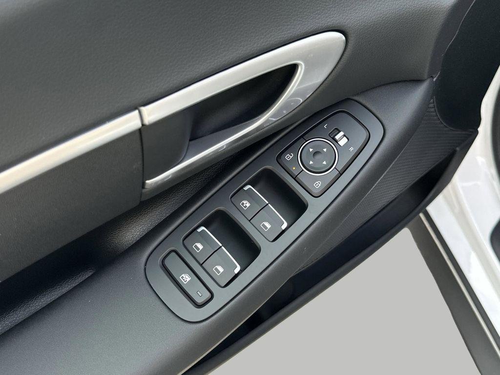 New 2026 Serenity White Hyundai SE image 14