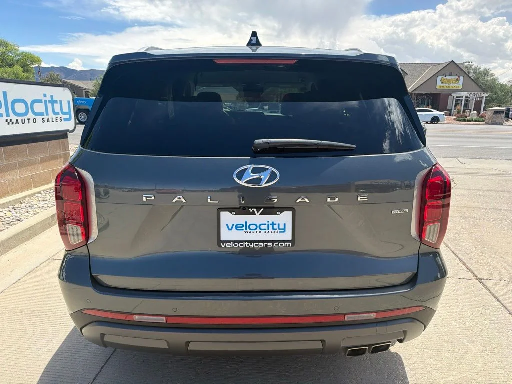 Used 2025 Gray Hyundai SEL image 4