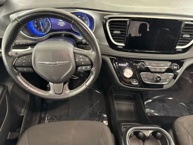 Used 2021 White Chrysler Touring image 22