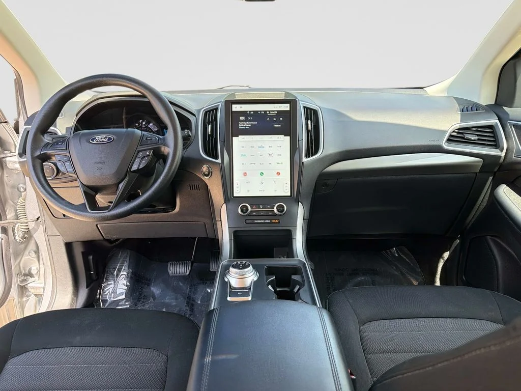 Used 2022 Silver Metallic Ford SE image 17