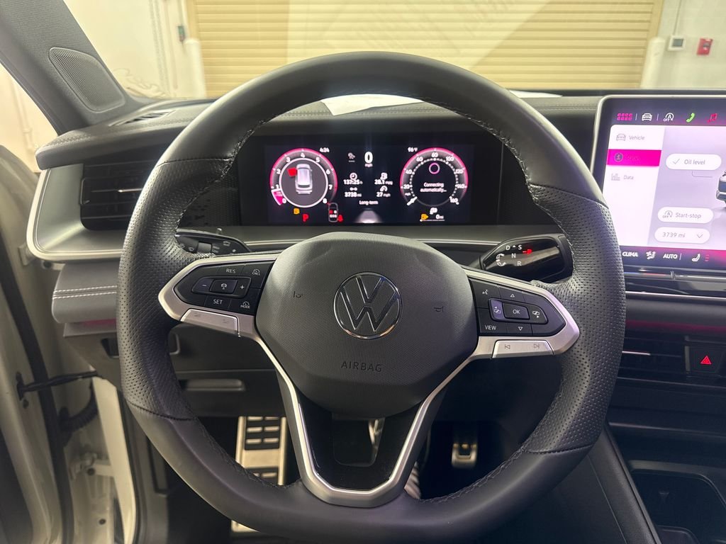 Used 2026 Beige Volkswagen 2.0T SE R-Line Black image 22