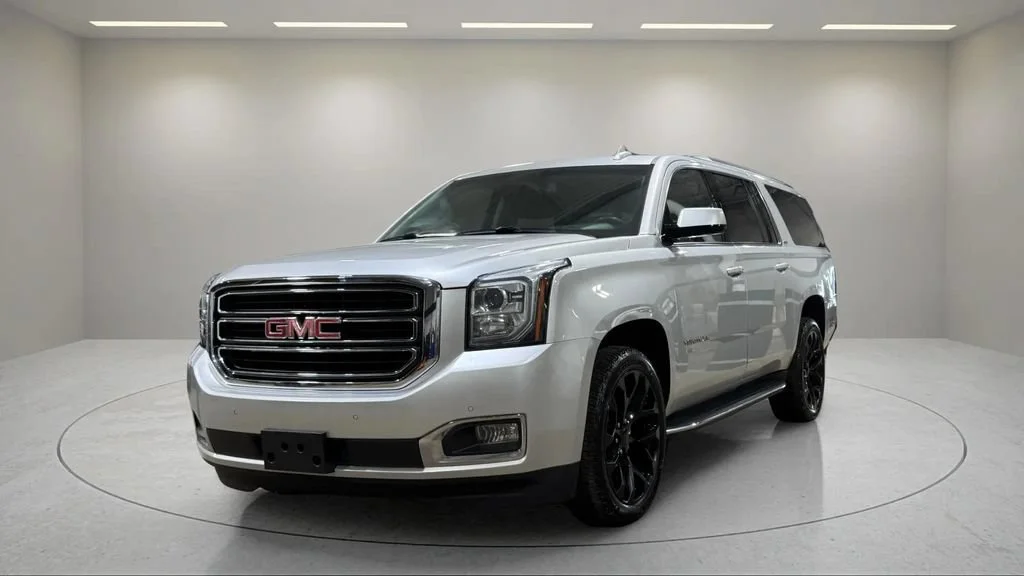 Used 2019 QUICKSILVER METALLIC GMC SLT image 1
