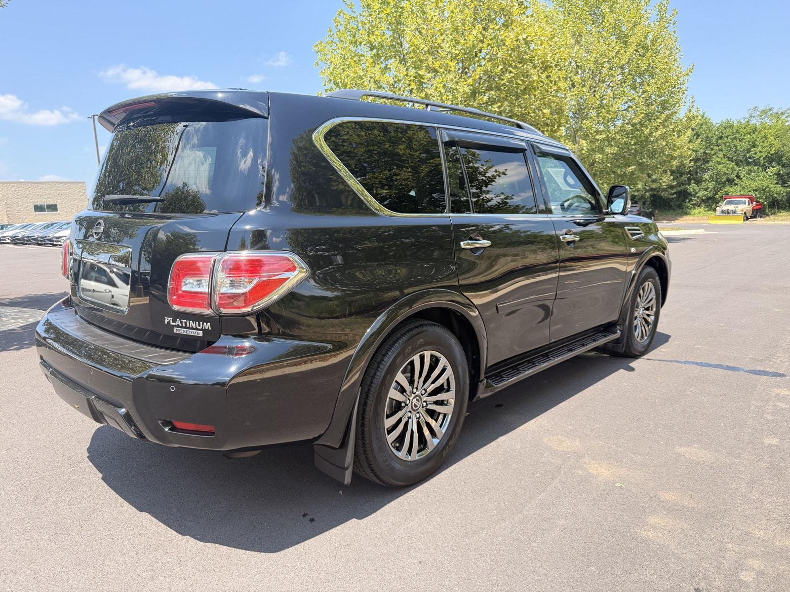 Used 2018 Super Black Nissan Platinum image 5