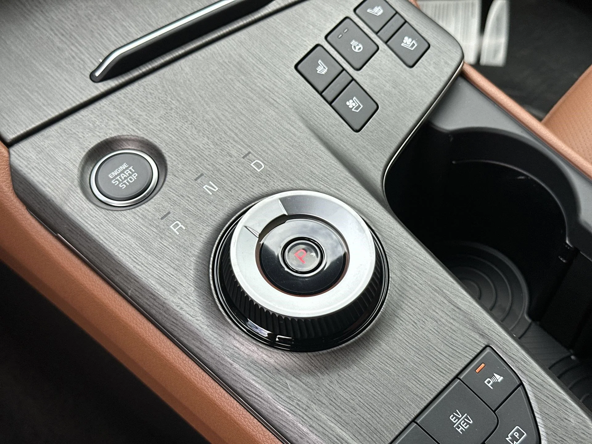 New 2026 Wolf Gray Kia X-Line Prestige image 21