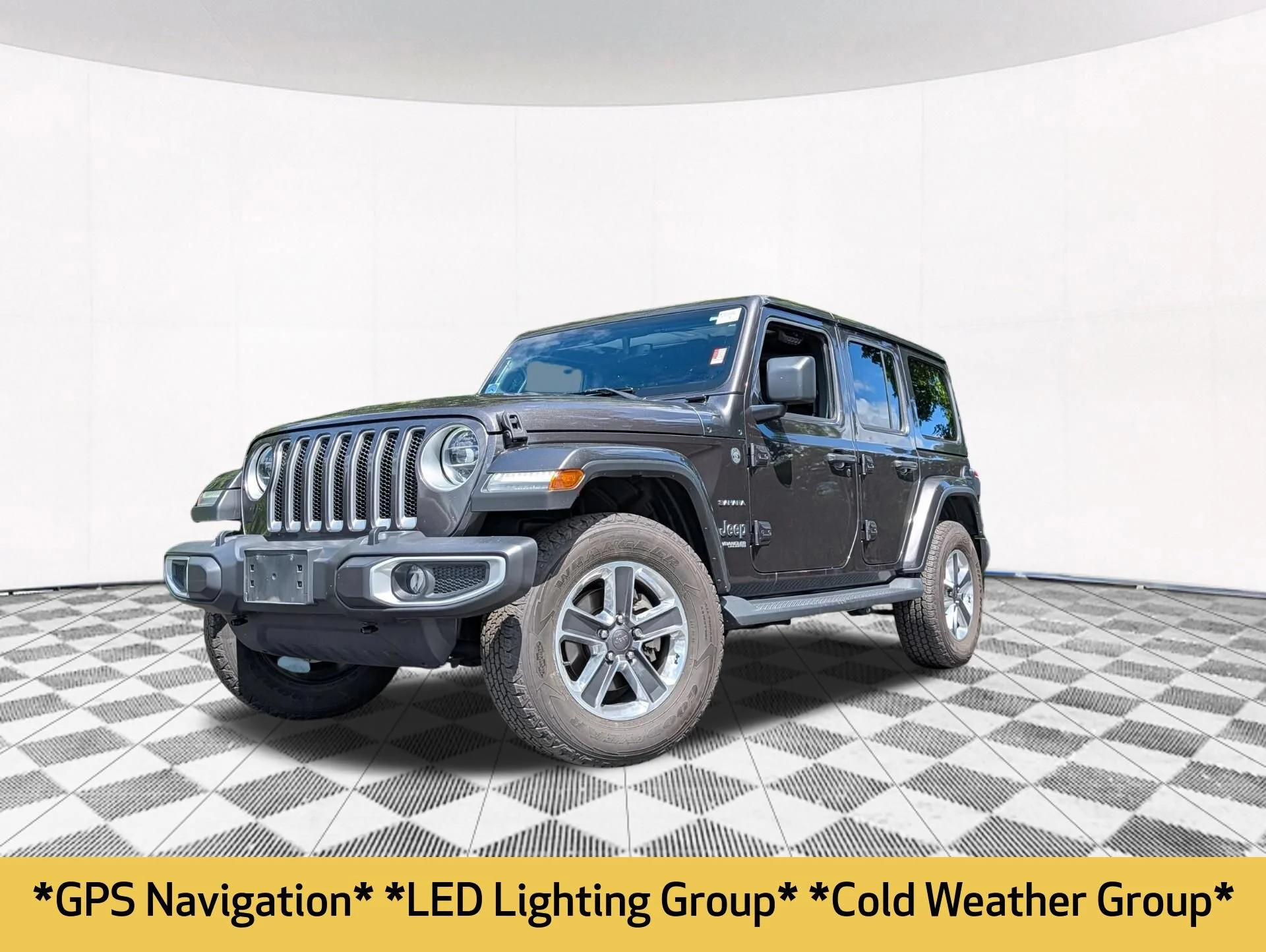 Used 2021 Gray Jeep Sahara 4x4 image 2