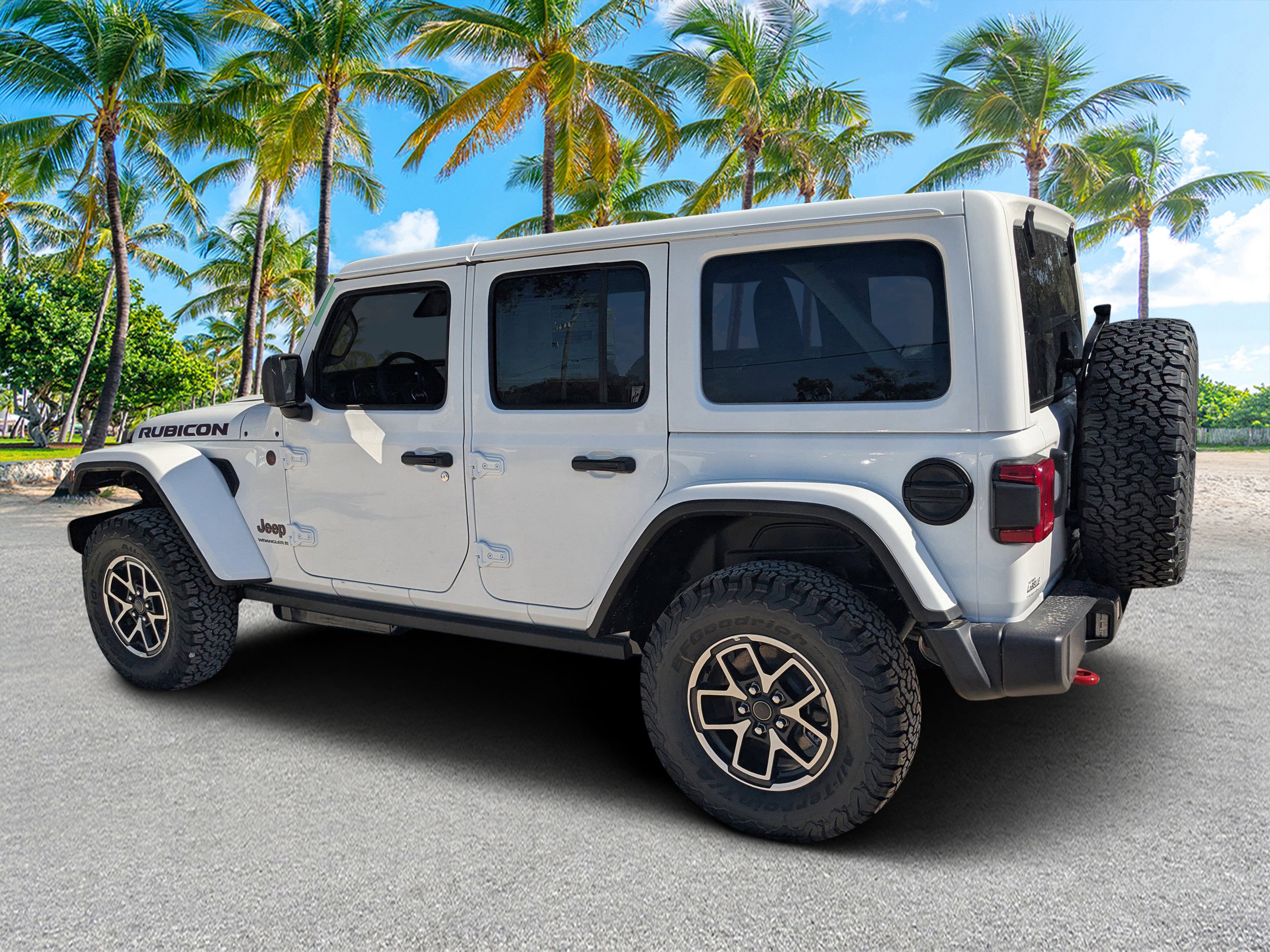New 2026 Bright White Clear-Coat Exterior Paint Jeep Rubicon image 5