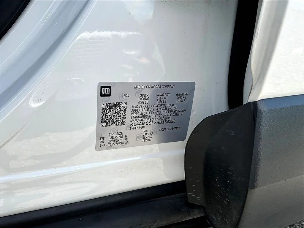 Used 2025 White Buick Preferred image 20