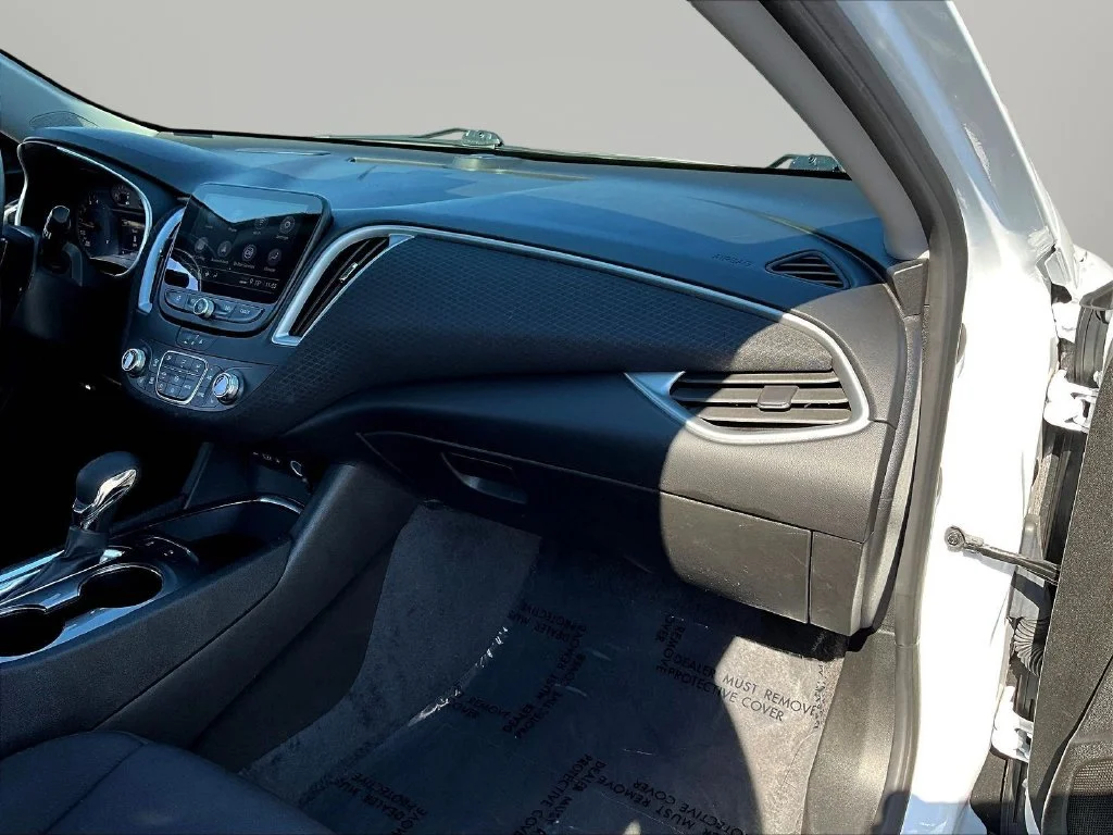 Used 2024 White Chevrolet LT image 30