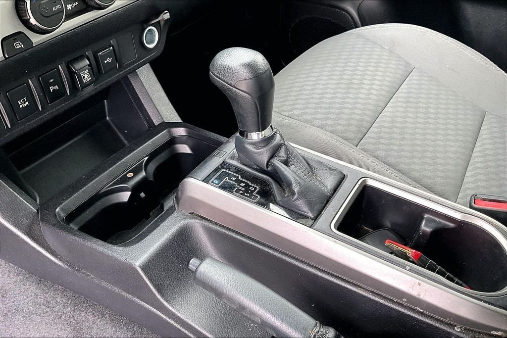 Used 2021 Black Toyota SR5 image 12