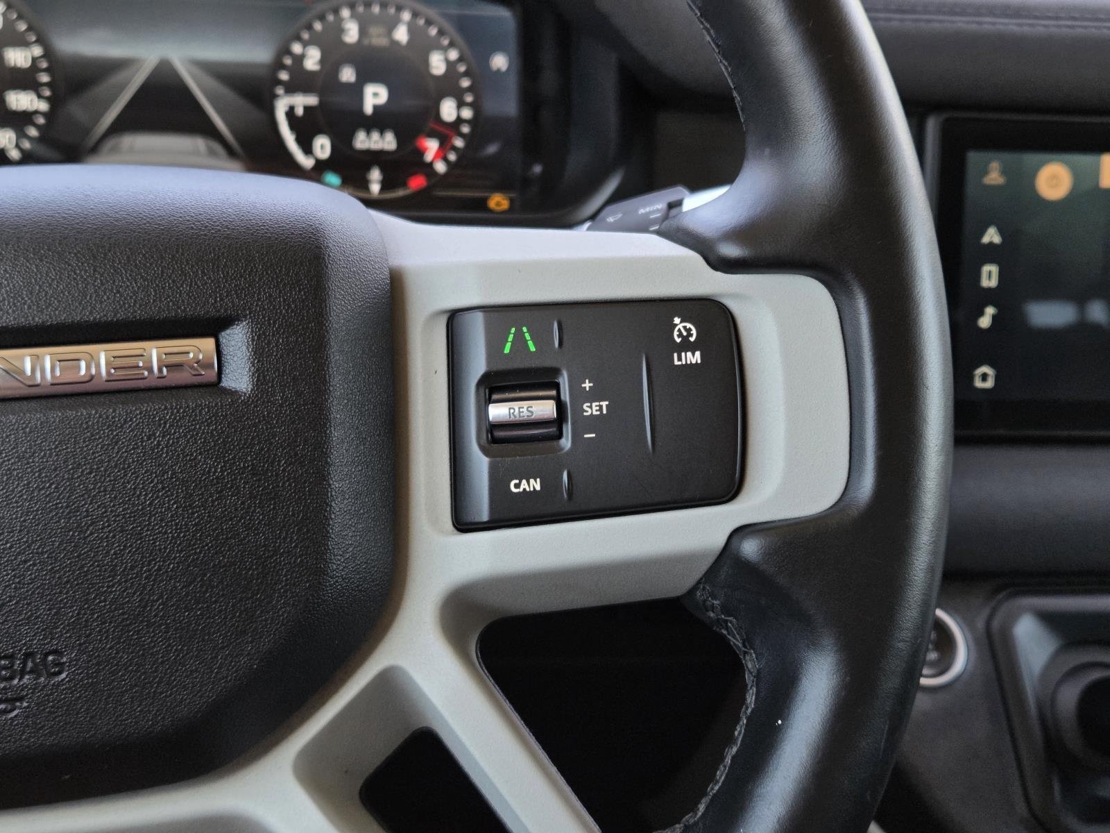 Used 2021 Fuji White Land Rover SE image 22