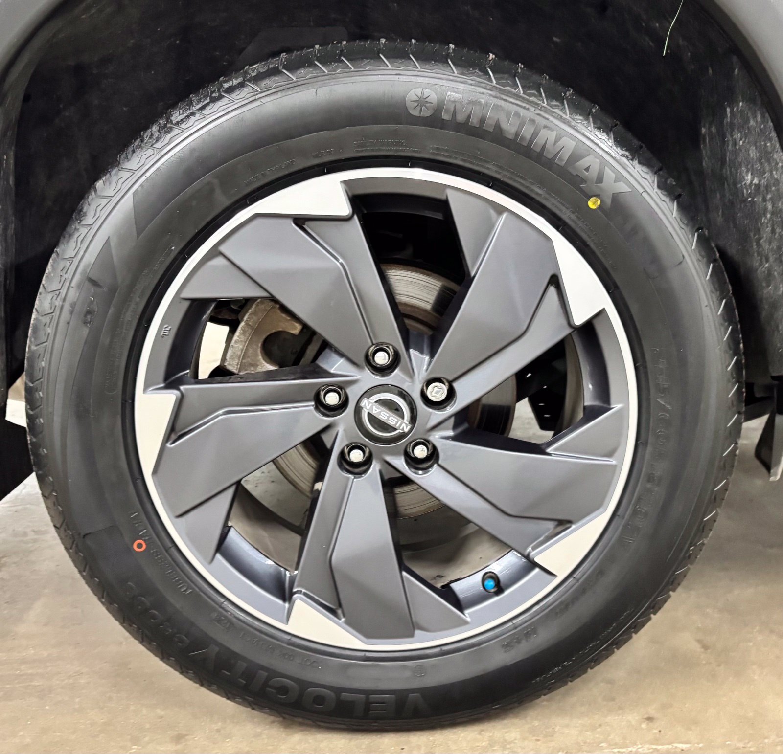 Used 2024 Blue Nissan SV image 8