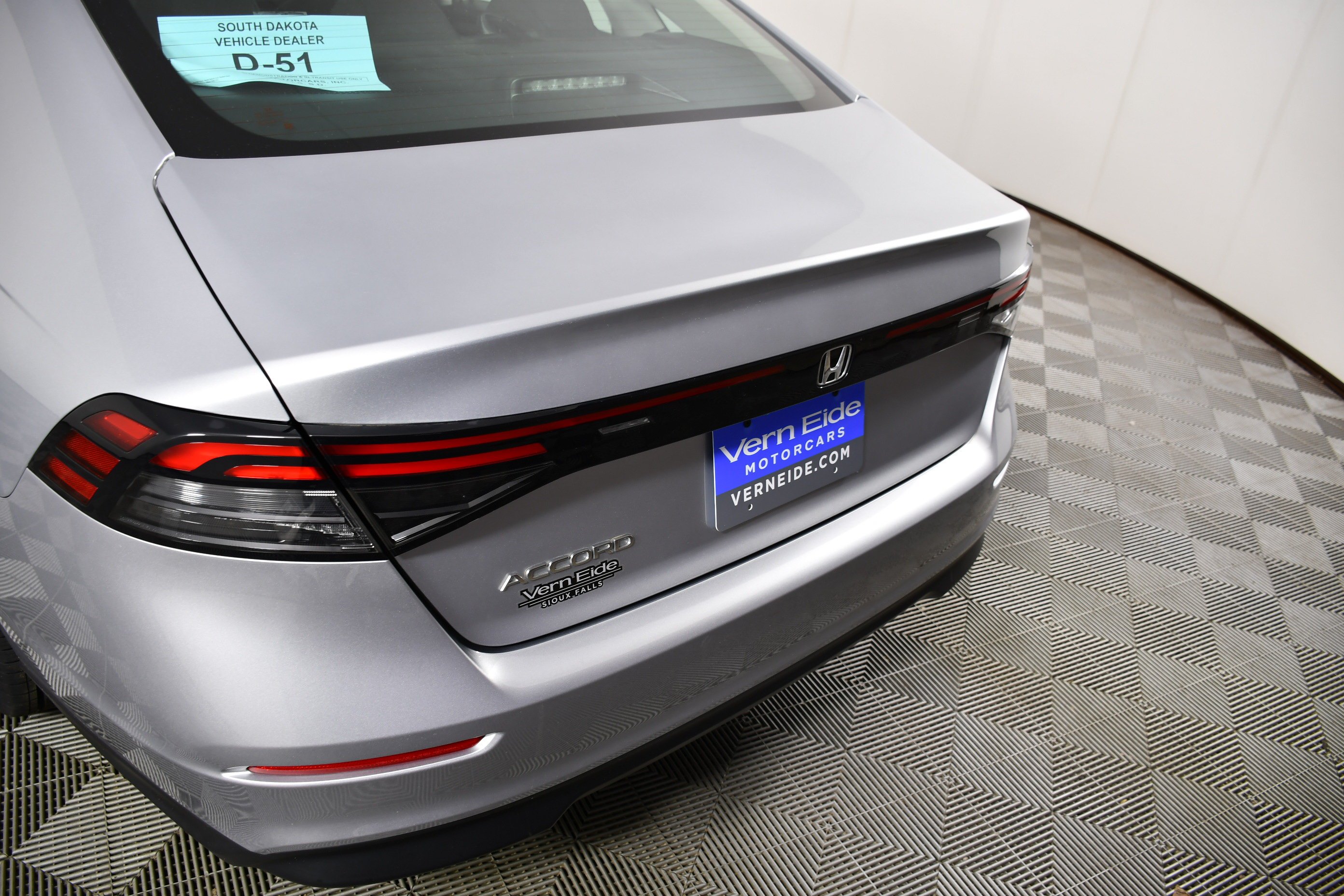 Certified Used 2024 Solar Silver Metallic Honda LX image 15