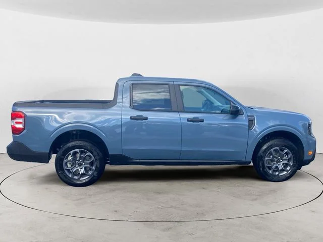 New 2026 Azure Gray Metallic Ford XLT image 6